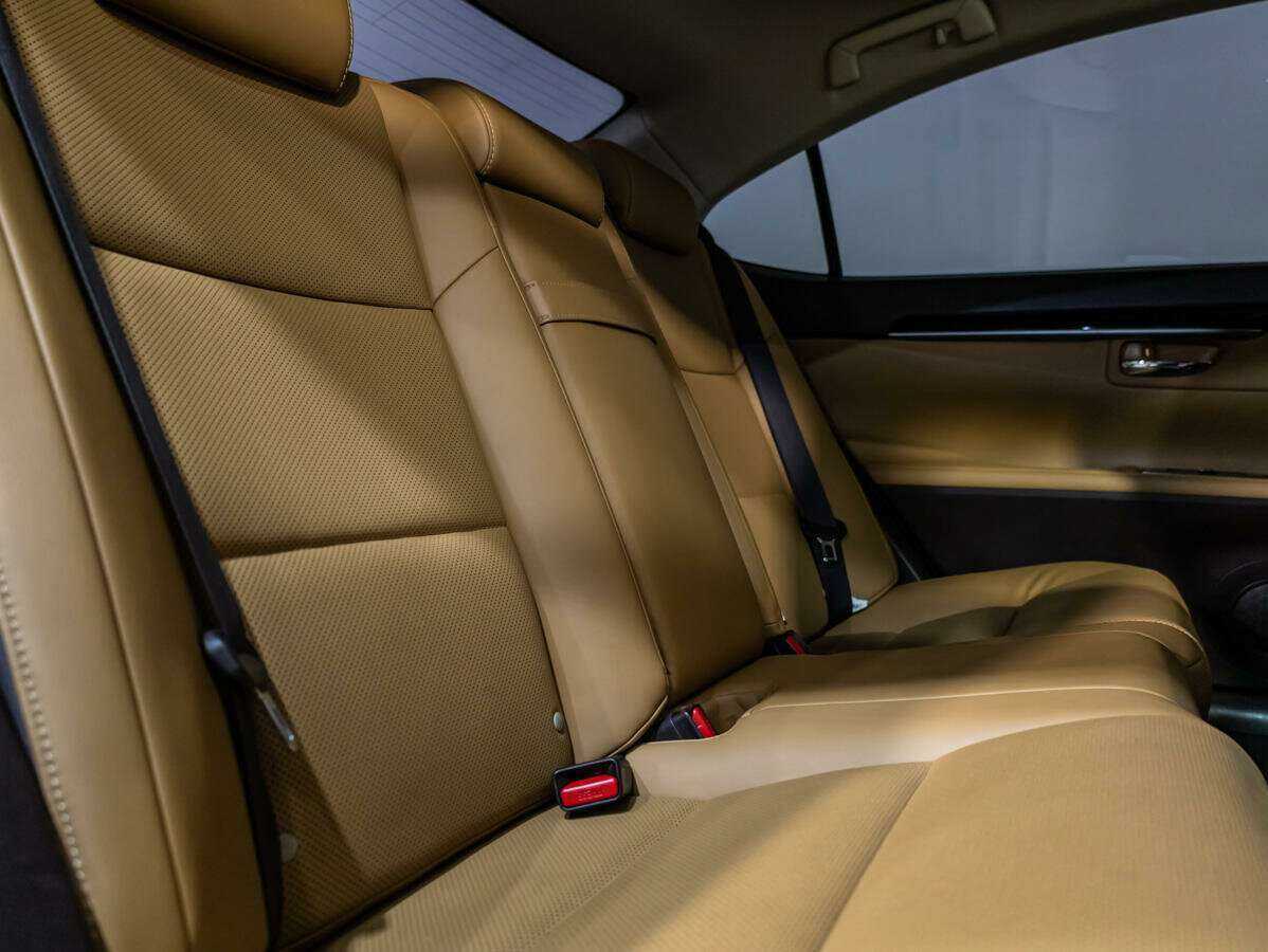 Купить Lexus ES с пробегом. Фото: #11