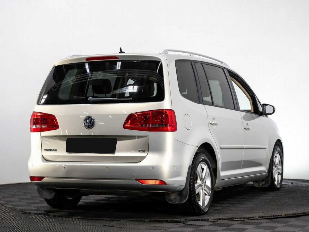 Купить Volkswagen Touran с пробегом. Фото: #3