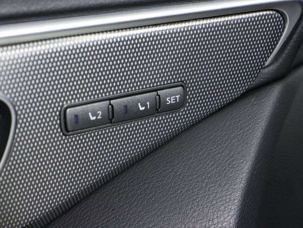 Купить Infiniti Q50 с пробегом. Фото: #16
