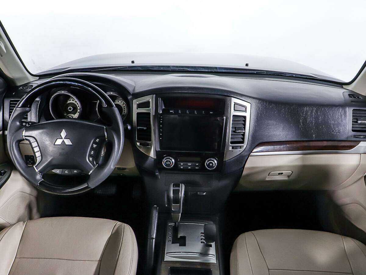 Купить Mitsubishi Pajero с пробегом. Фото: #9
