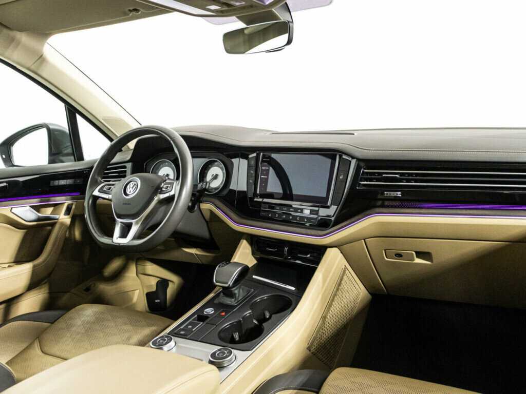 Купить Volkswagen Touareg с пробегом. Фото: #8
