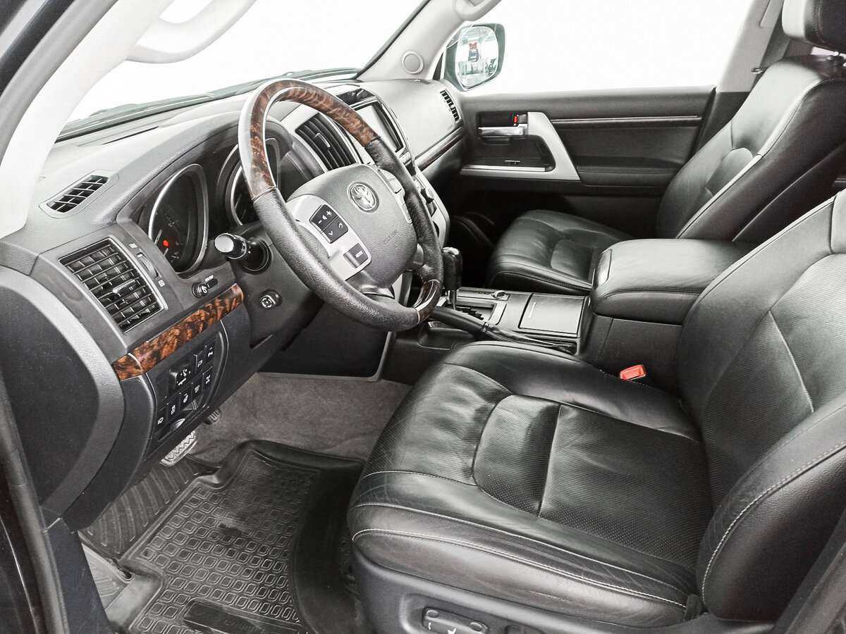 Купить Toyota Land Cruiser с пробегом. Фото: #11