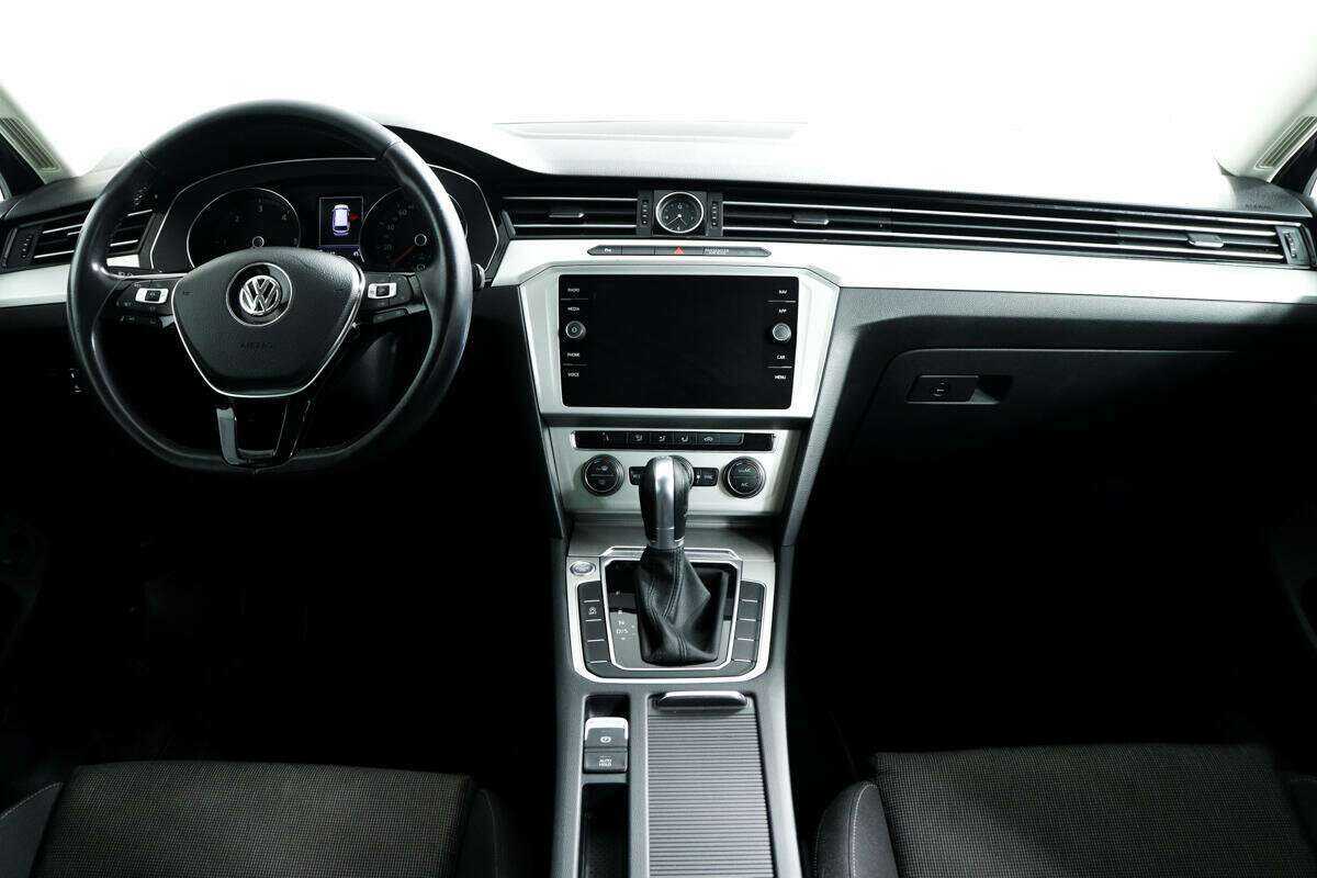 Купить Volkswagen Passat с пробегом. Фото: #10