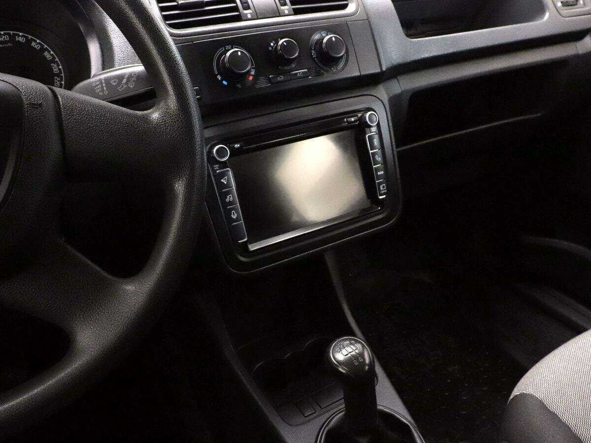 Купить Skoda Fabia с пробегом. Фото: #11