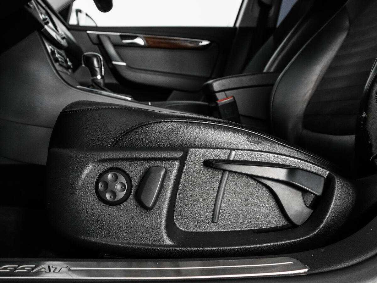 Купить Volkswagen Passat с пробегом. Фото: #9