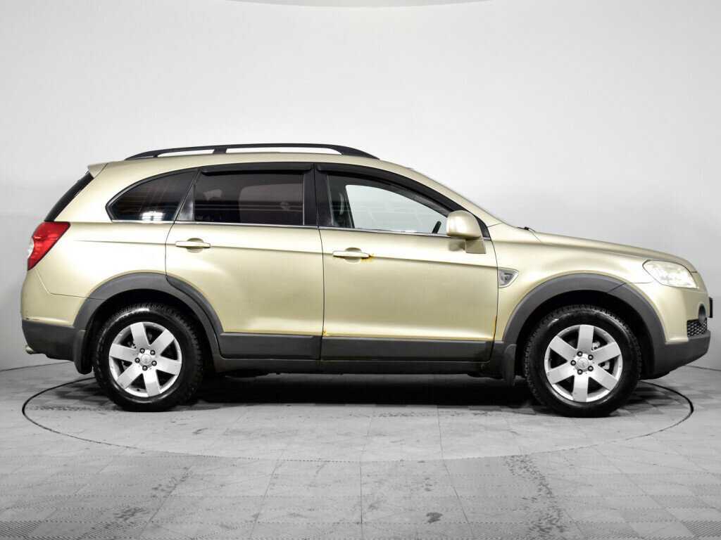 Купить Chevrolet Captiva с пробегом. Фото: #2