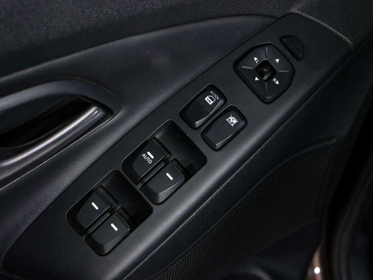 Купить Hyundai ix35 с пробегом. Фото: #17