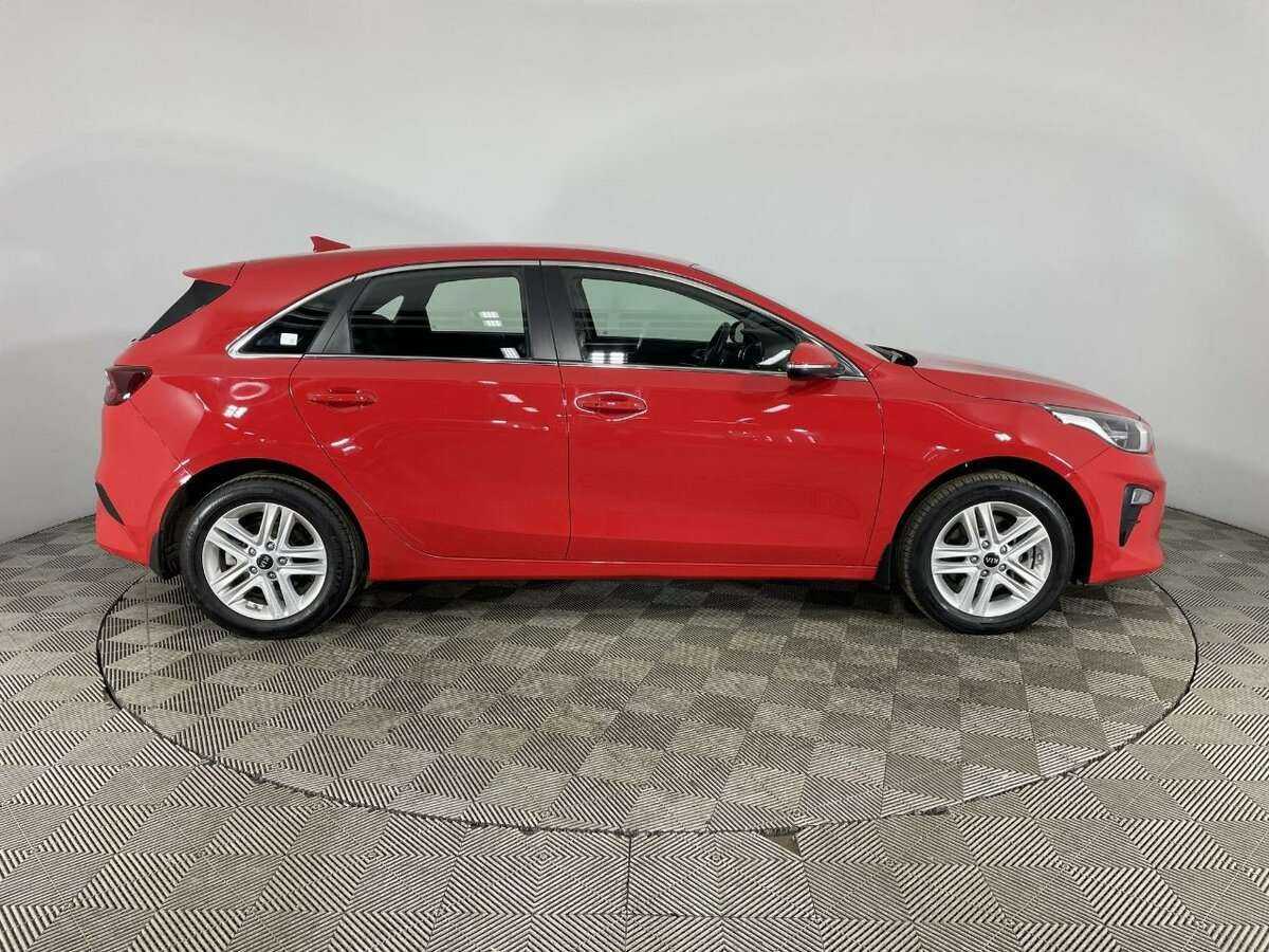 Купить Kia Ceed с пробегом. Фото: #3