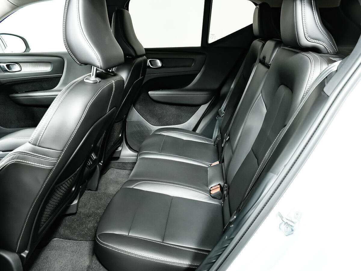 Купить Volvo XC40 с пробегом. Фото: #11