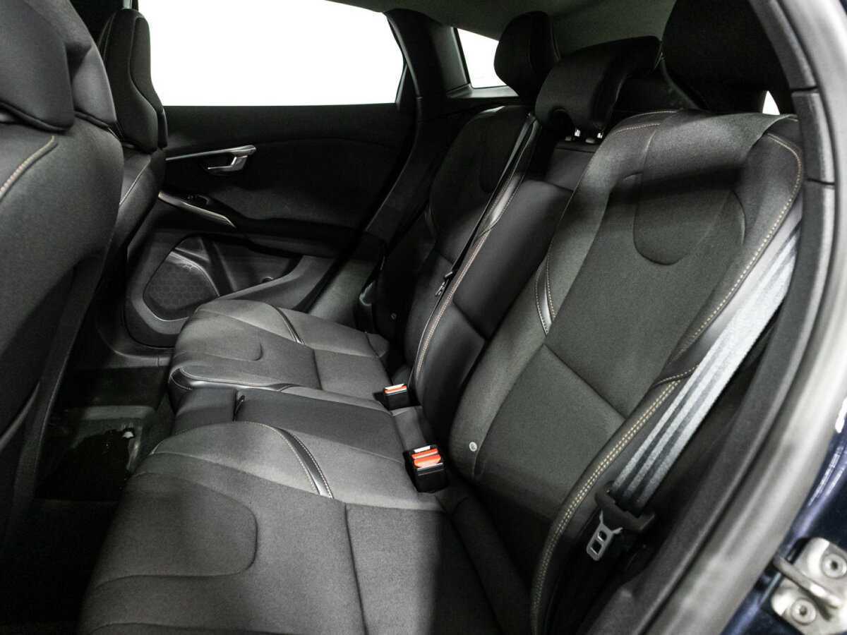 Купить Volvo V40 Cross Country с пробегом. Фото: #9