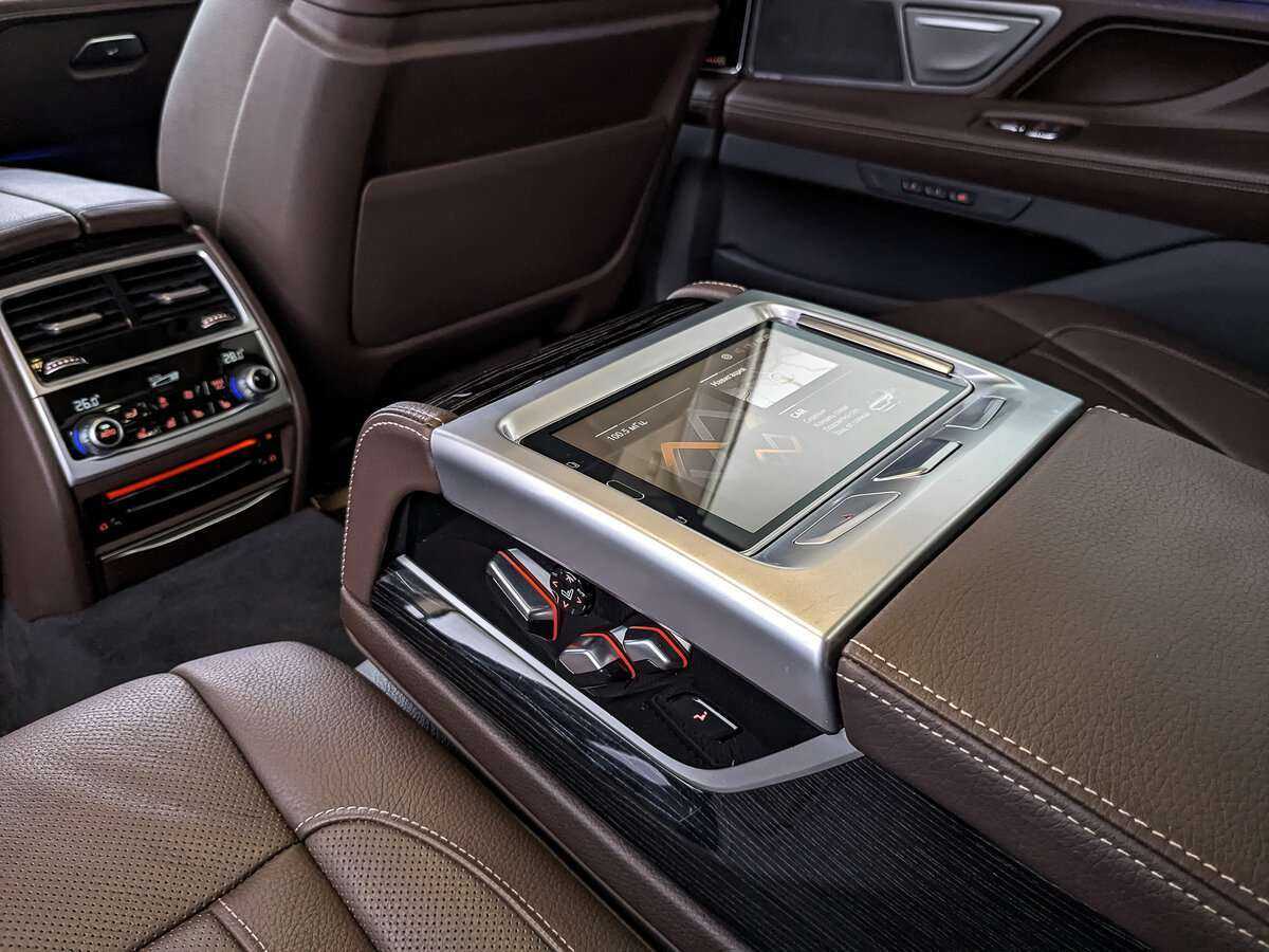 Купить BMW 7 серии с пробегом. Фото: #22