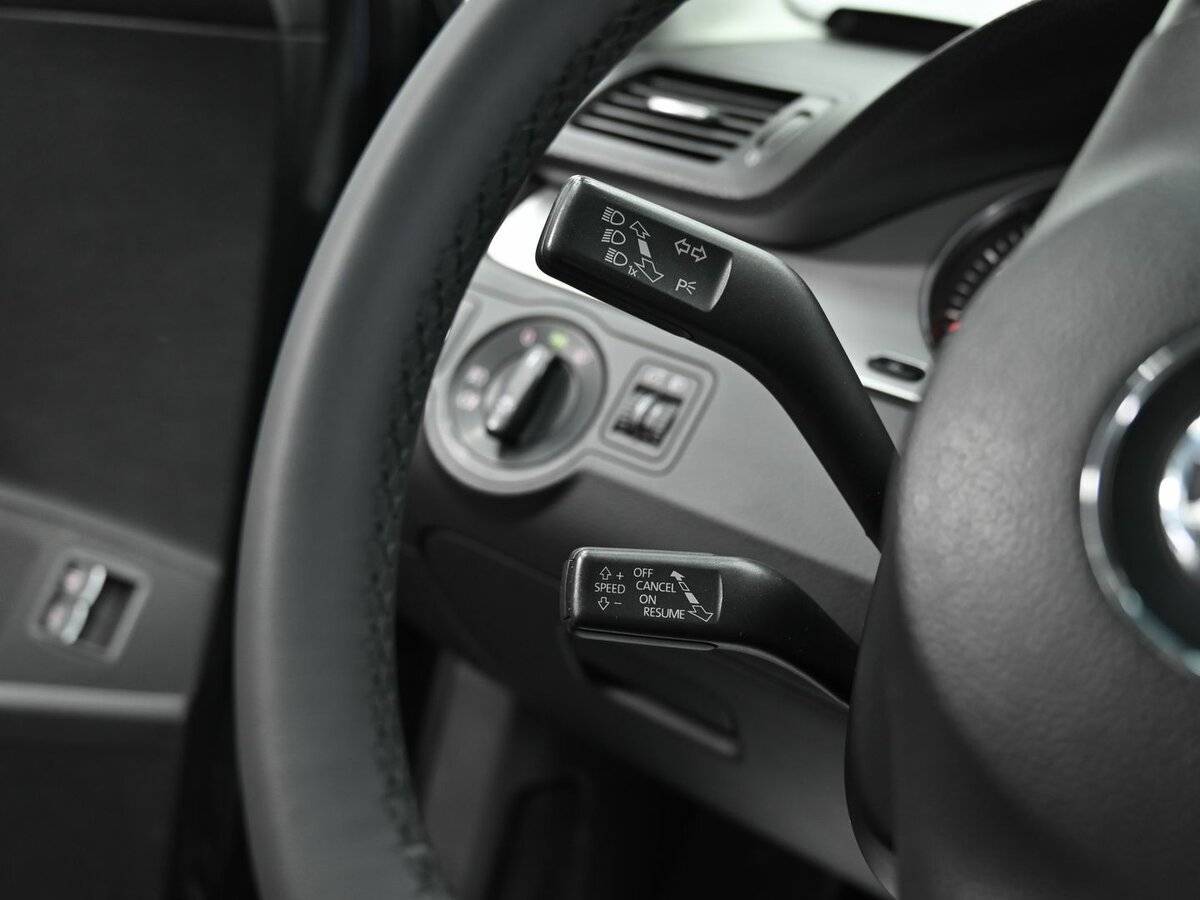 Купить Volkswagen Passat с пробегом. Фото: #8