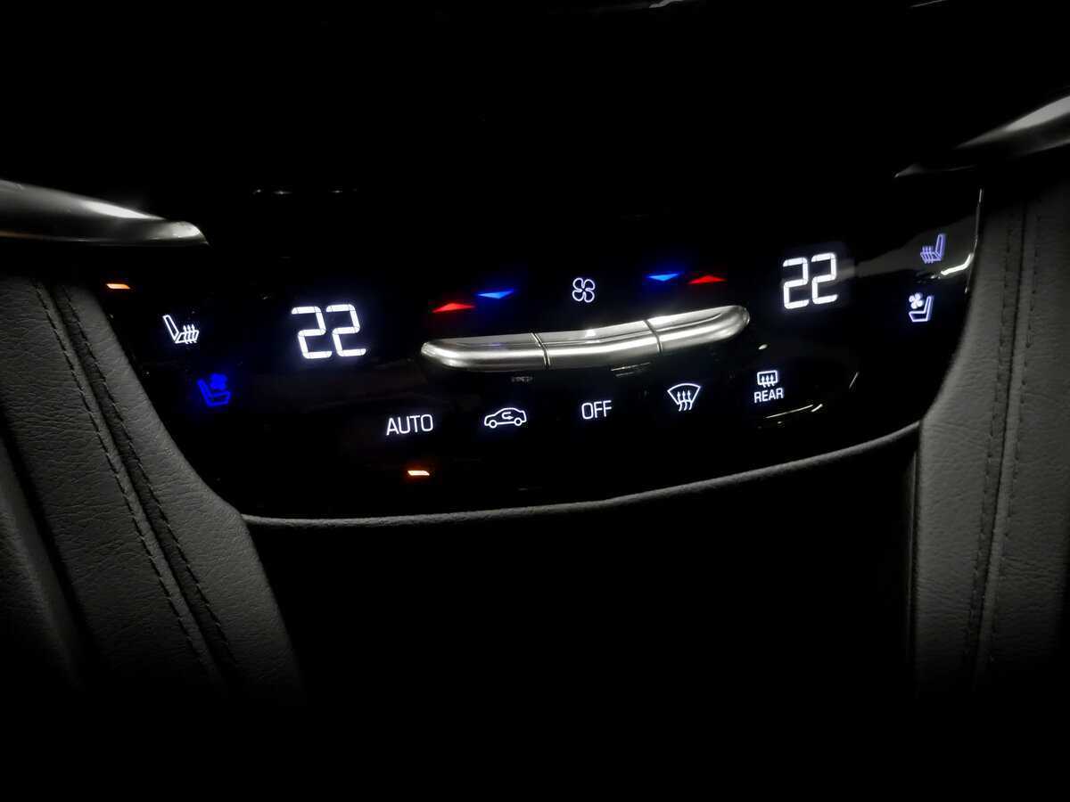 Купить Cadillac XT6 с пробегом. Фото: #25