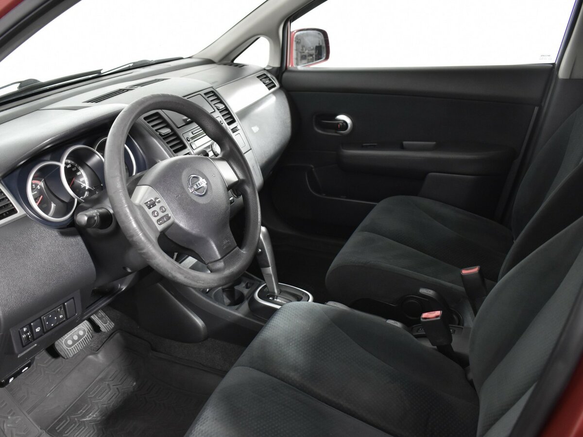 Купить Nissan Tiida с пробегом. Фото: #7