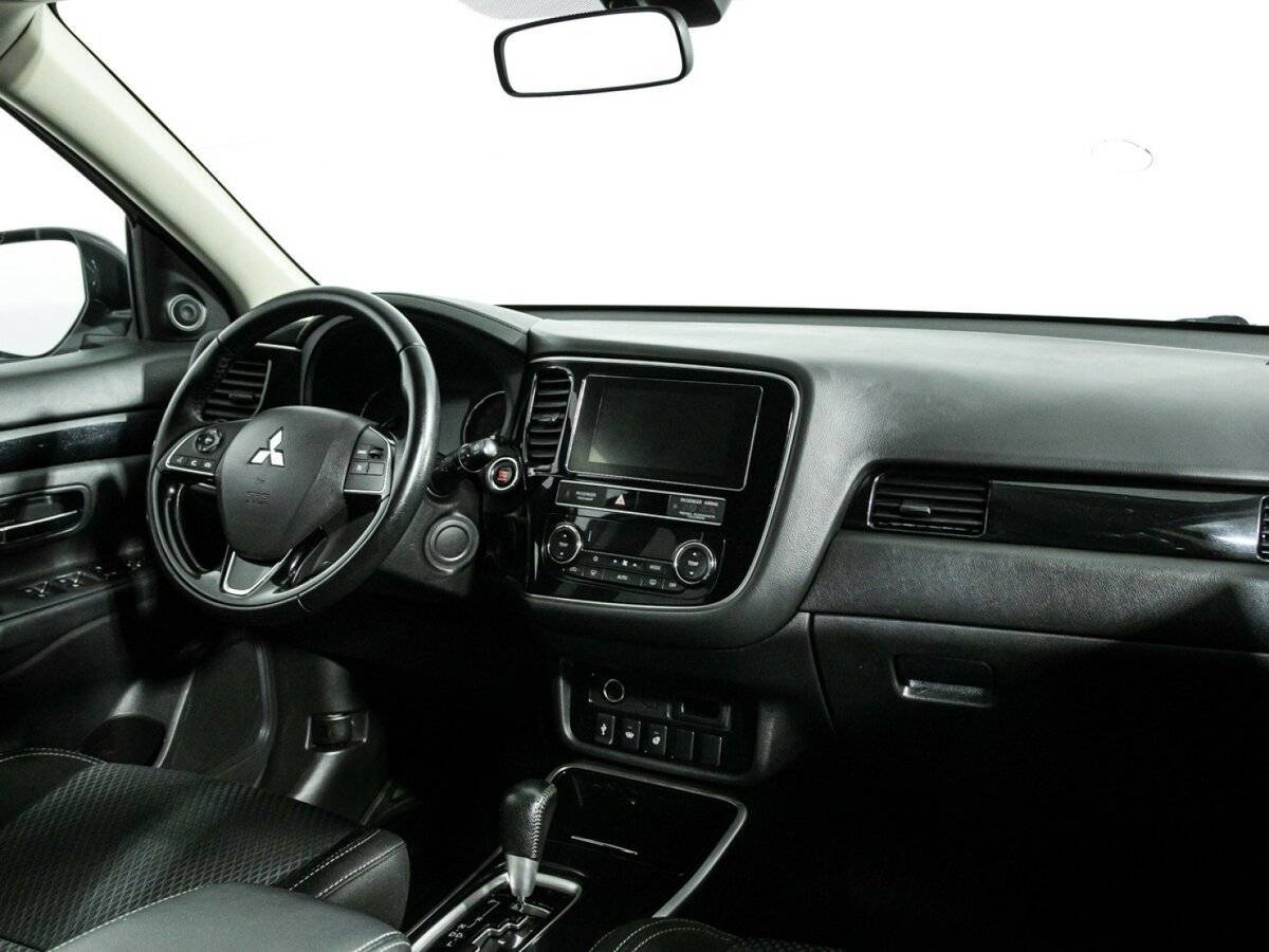 Купить Mitsubishi Outlander с пробегом. Фото: #8