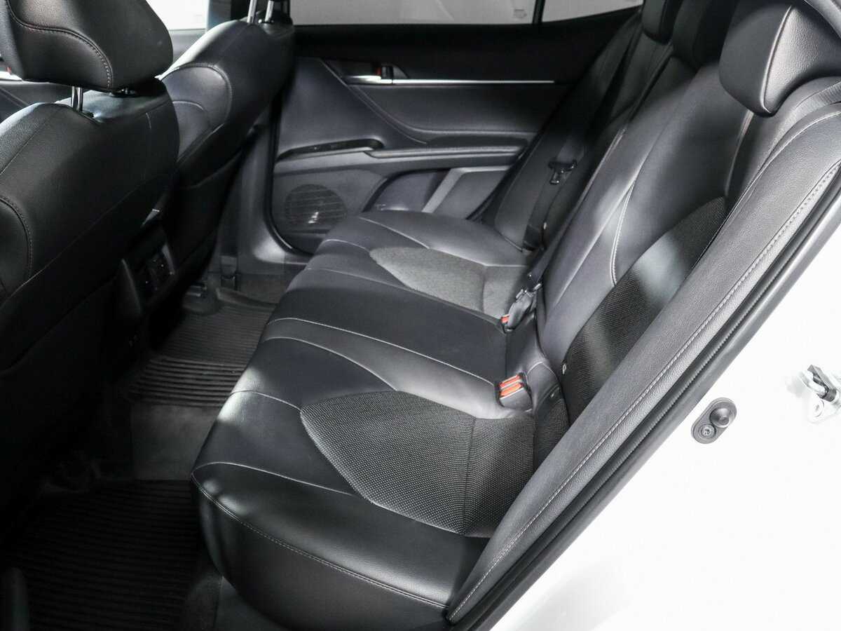 Купить Toyota Camry с пробегом. Фото: #9