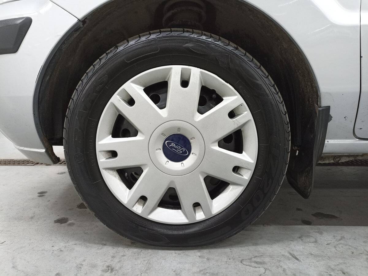 Купить Ford Fusion с пробегом. Фото: #17