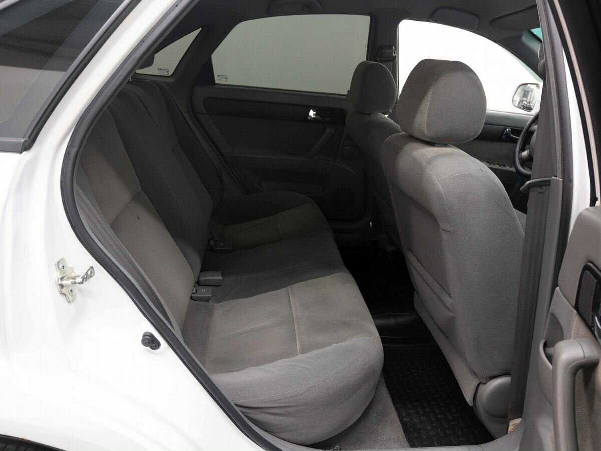 Купить Daewoo Gentra с пробегом. Фото: #10