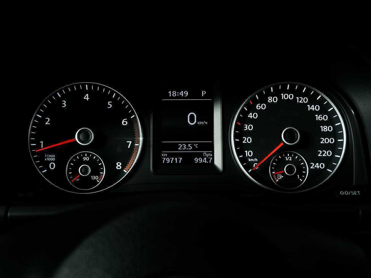 Купить Volkswagen Touran с пробегом. Фото: #9