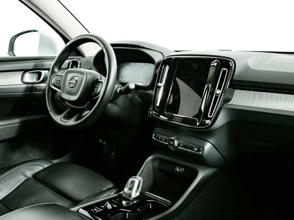 Купить Volvo XC40 с пробегом. Фото: #8