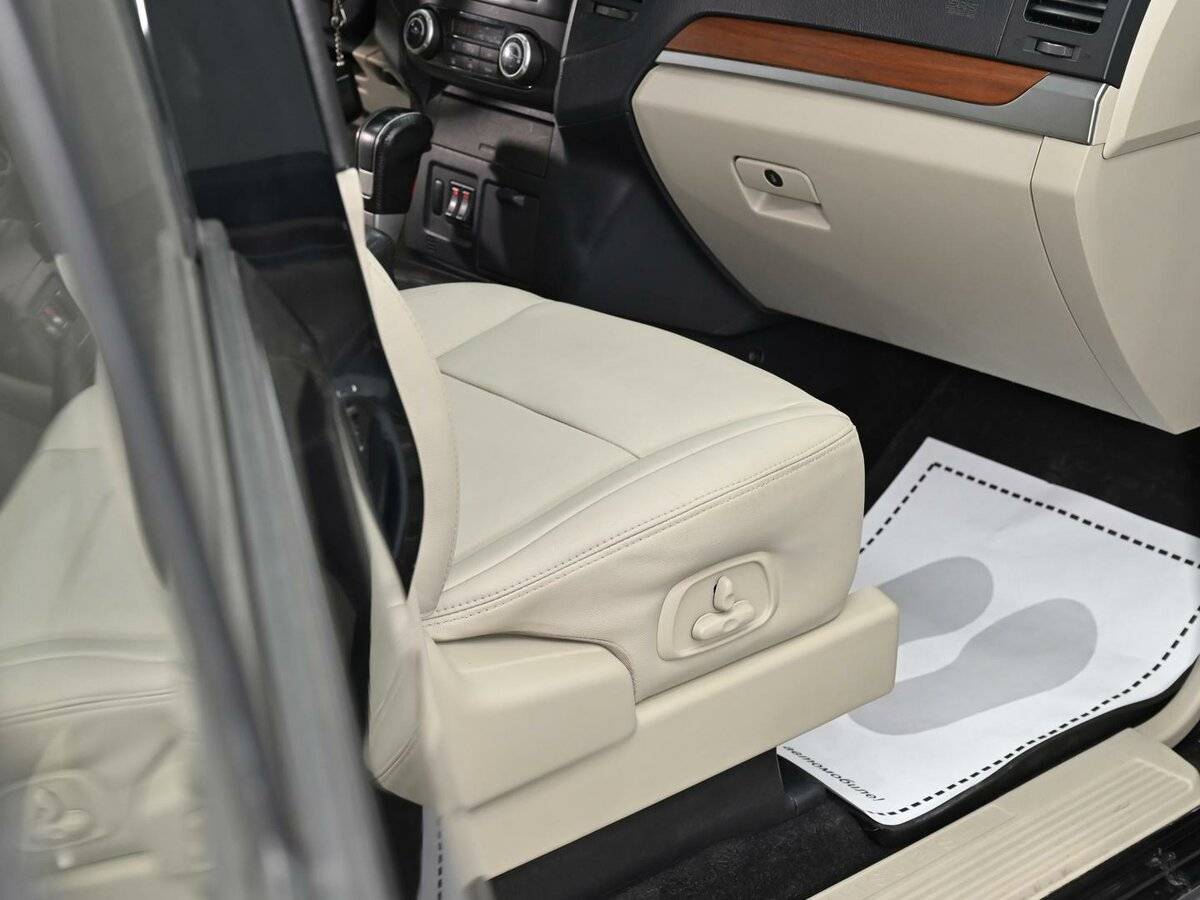 Купить Mitsubishi Pajero с пробегом. Фото: #11