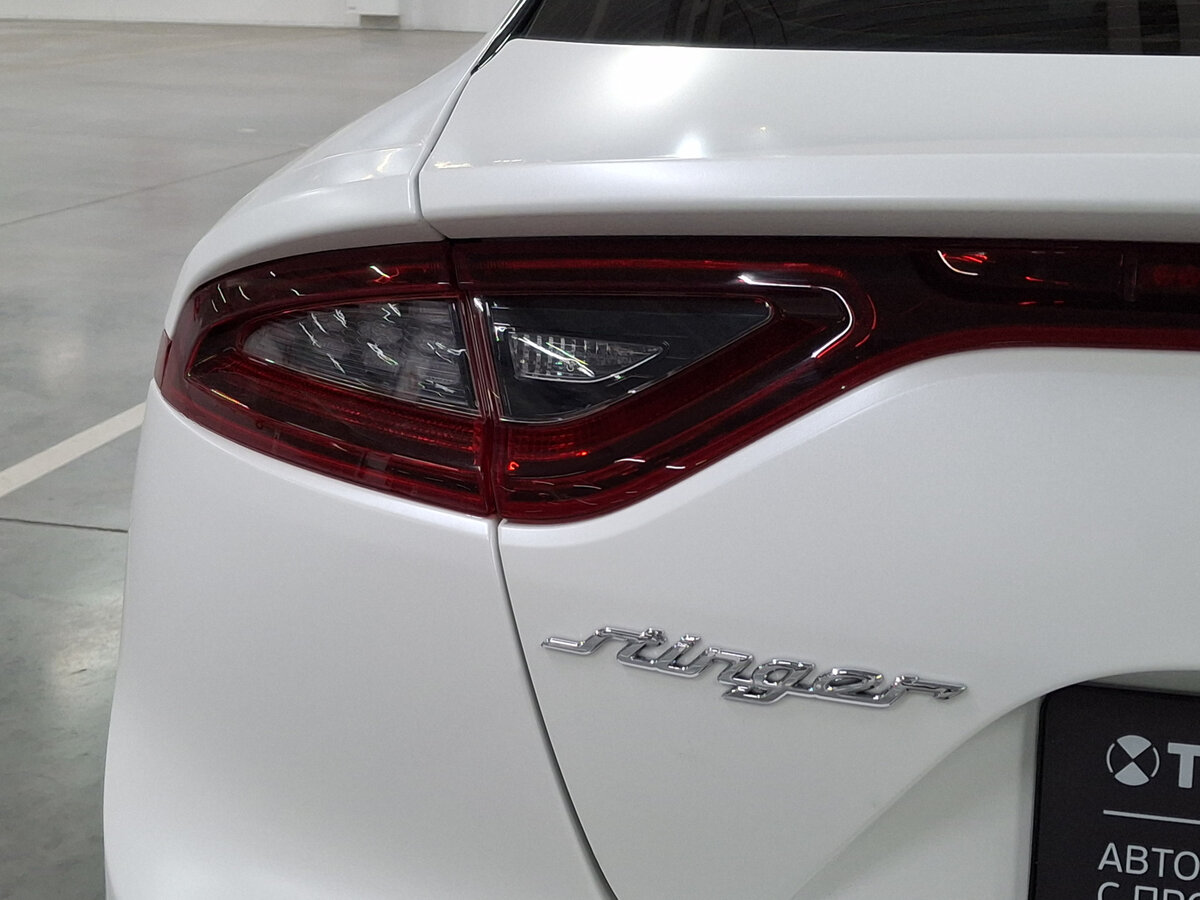 Купить Kia Stinger с пробегом. Фото: #8