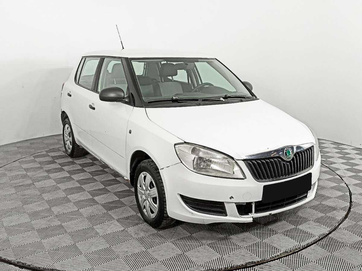 Купить Skoda Fabia с пробегом. Фото: #2
