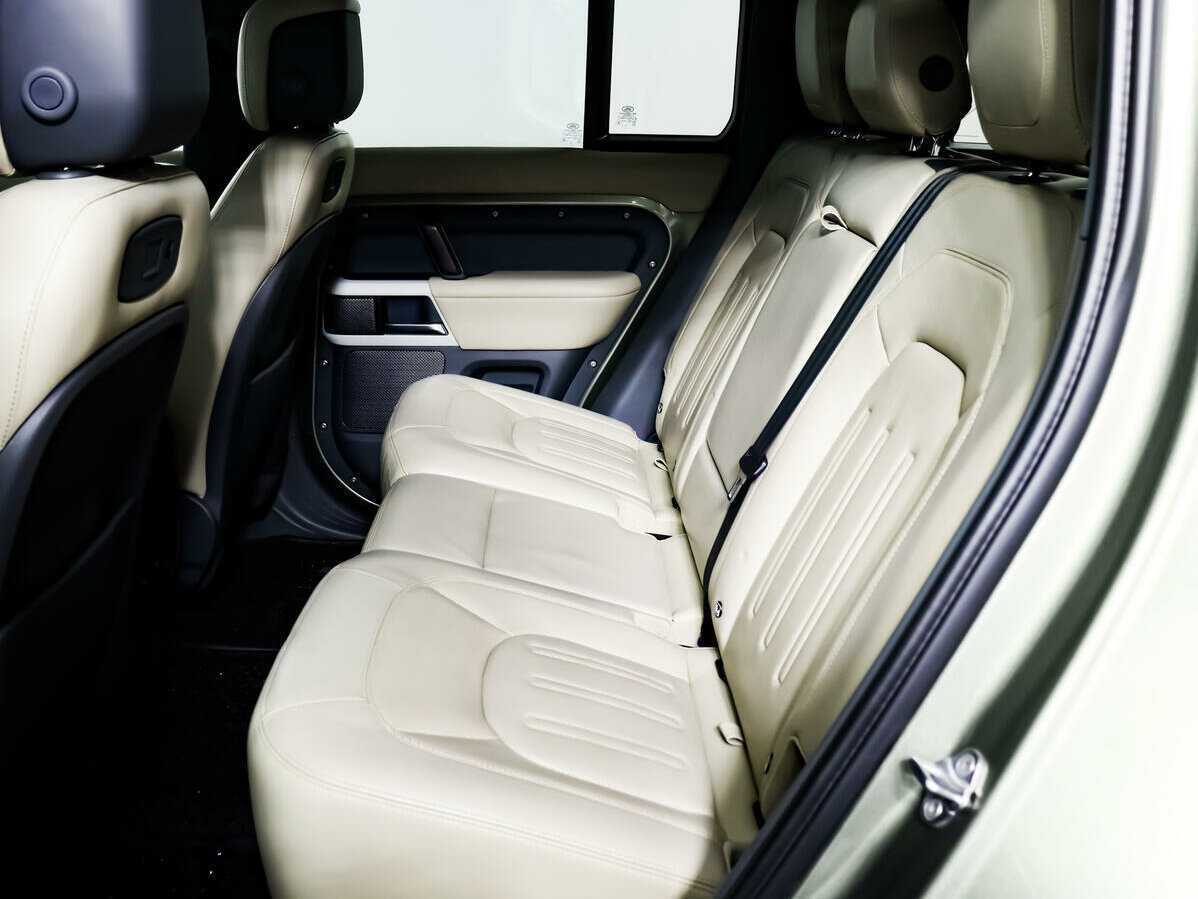 Купить Land Rover Defender с пробегом. Фото: #11