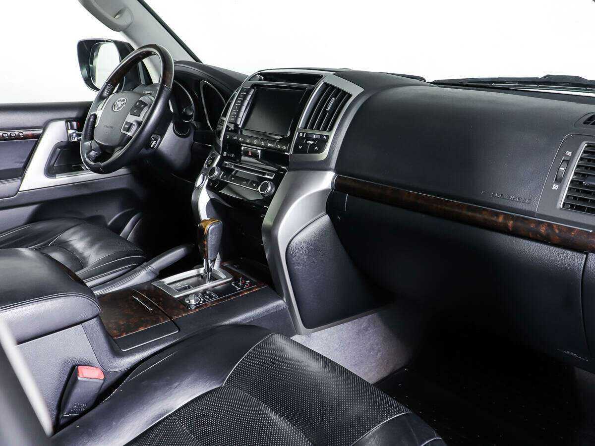 Купить Toyota Land Cruiser с пробегом. Фото: #8