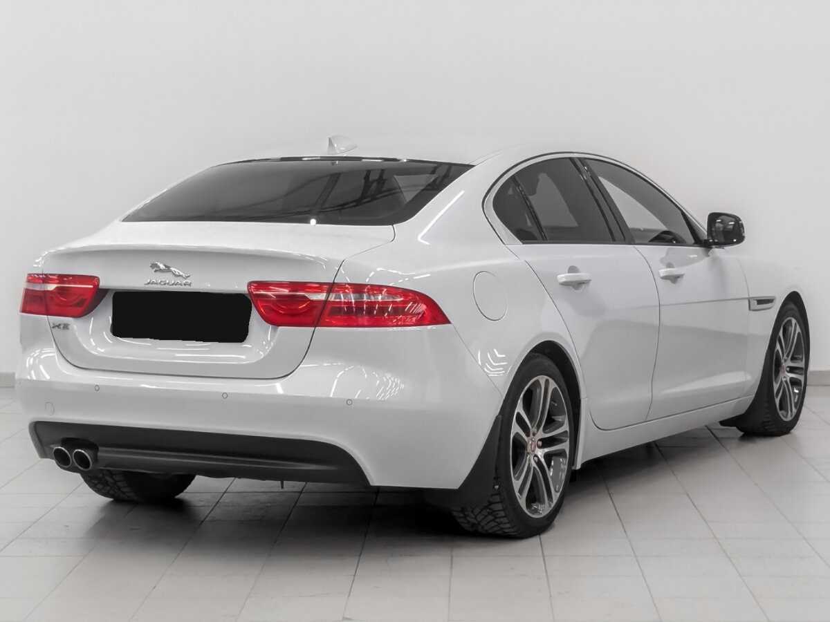 Купить Jaguar XE с пробегом. Фото: #4