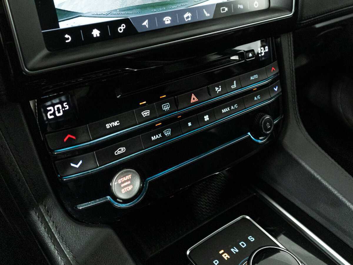 Купить Jaguar F-Pace с пробегом. Фото: #14