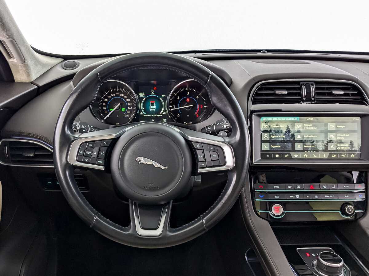 Купить Jaguar F-Pace с пробегом. Фото: #17