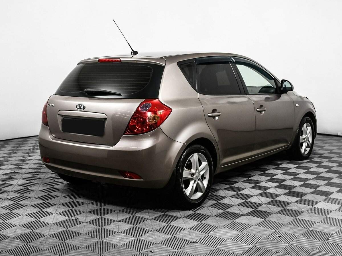 Купить Kia Ceed с пробегом. Фото: #4