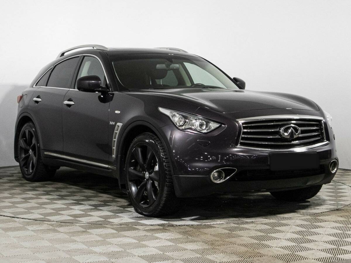 Купить Infiniti QX70 с пробегом. Фото: #2