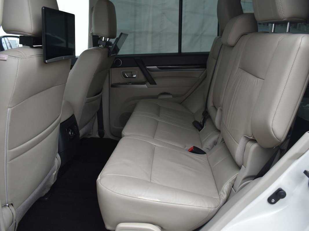 Купить Mitsubishi Pajero с пробегом. Фото: #9