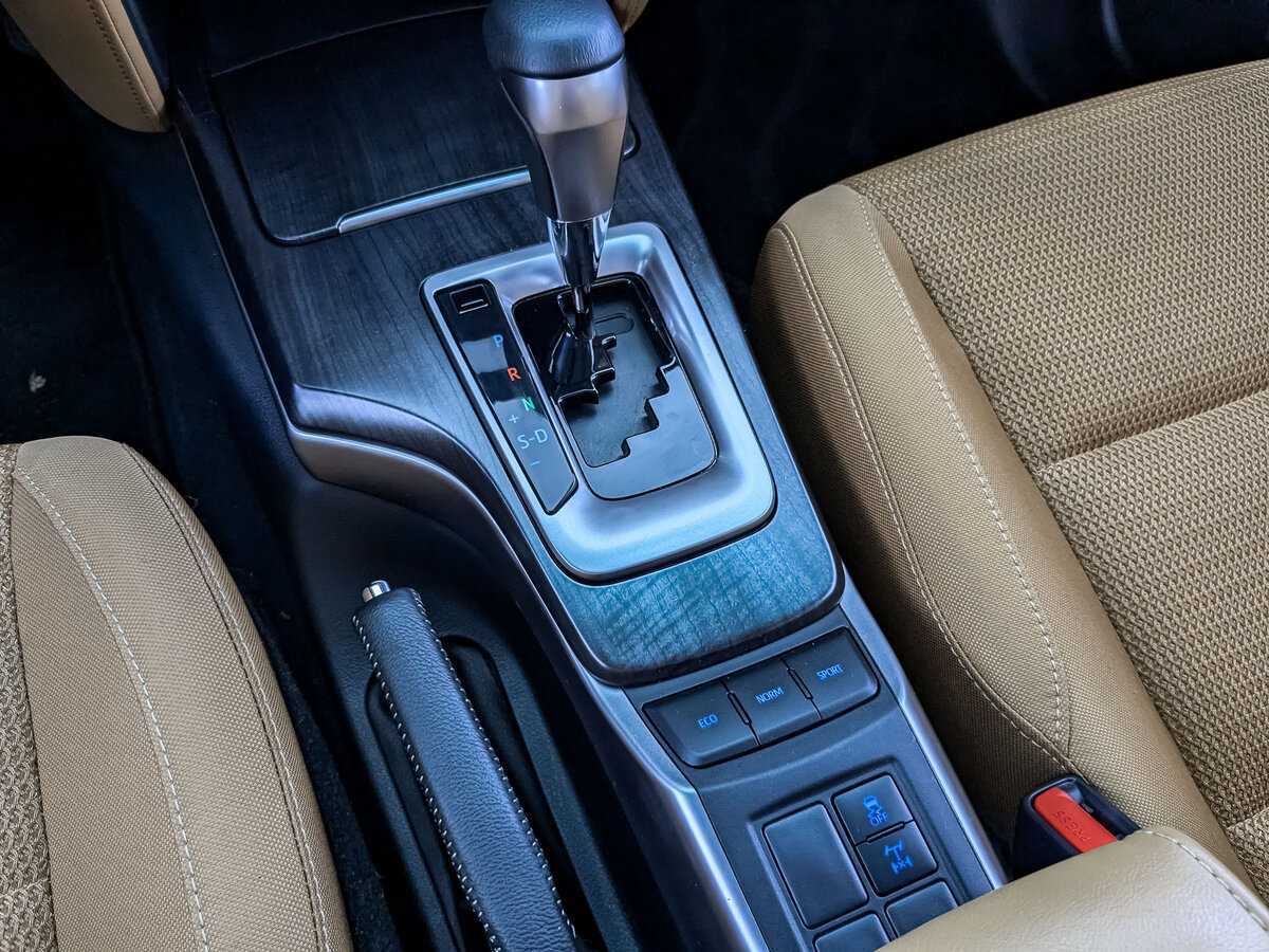 Купить Toyota Fortuner с пробегом. Фото: #16
