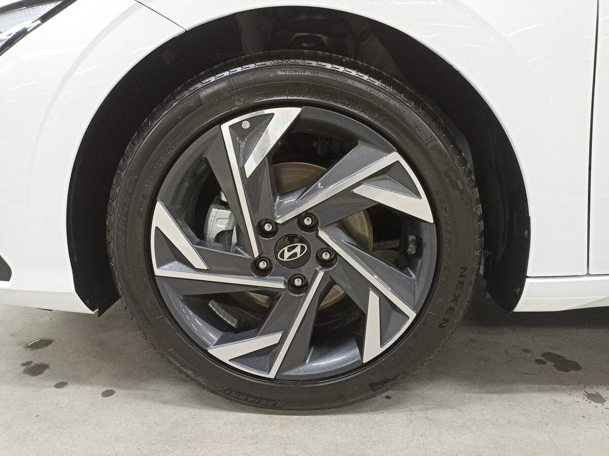 Купить Hyundai Elantra с пробегом. Фото: #16
