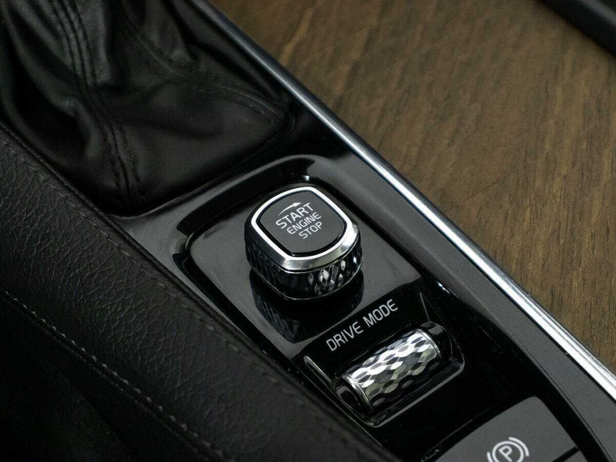 Купить Volvo XC90 с пробегом. Фото: #18