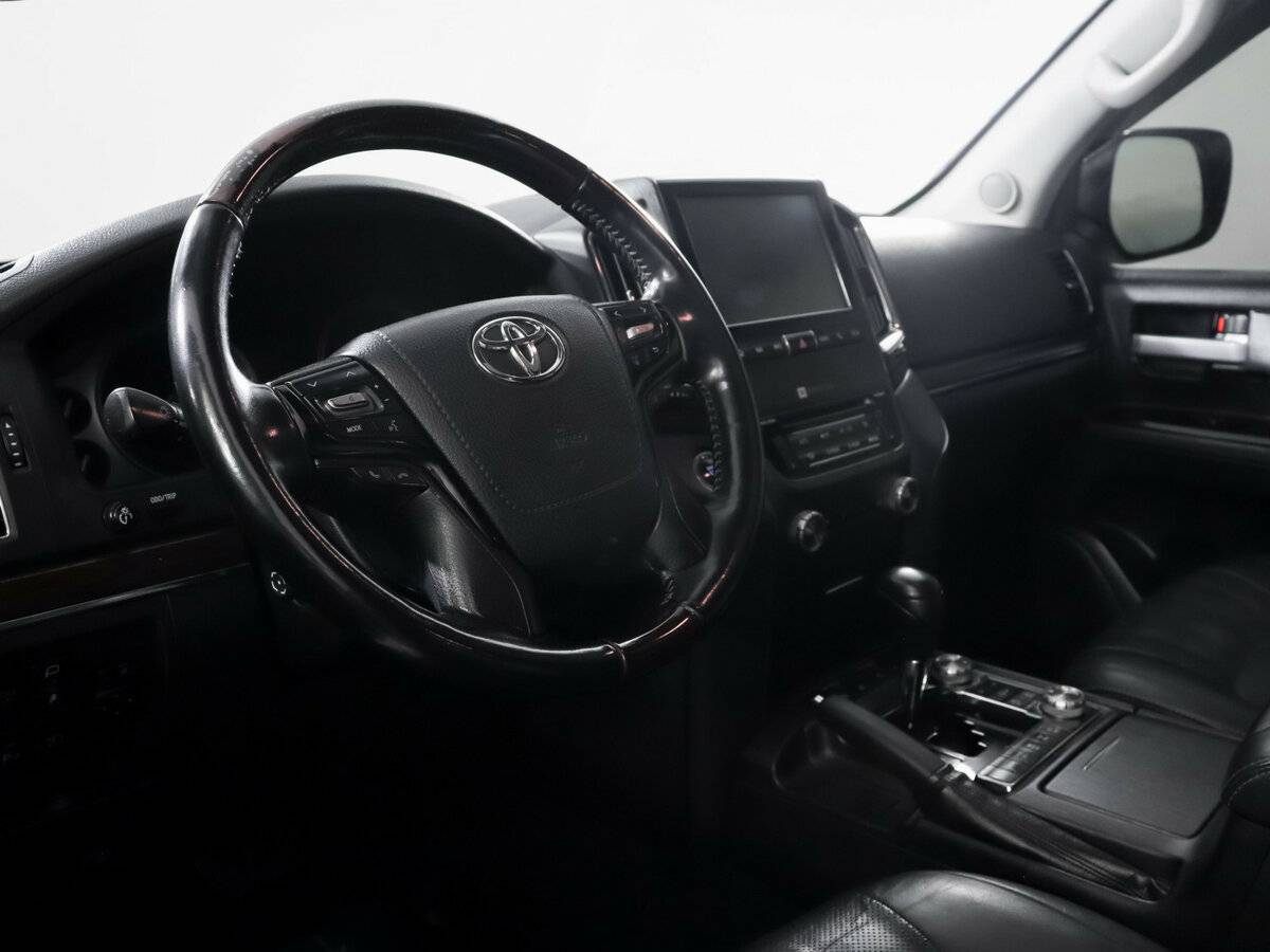 Купить Toyota Land Cruiser с пробегом. Фото: #13