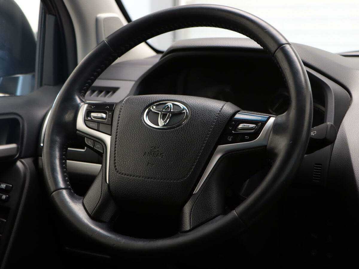 Купить Toyota Land Cruiser Prado с пробегом. Фото: #12
