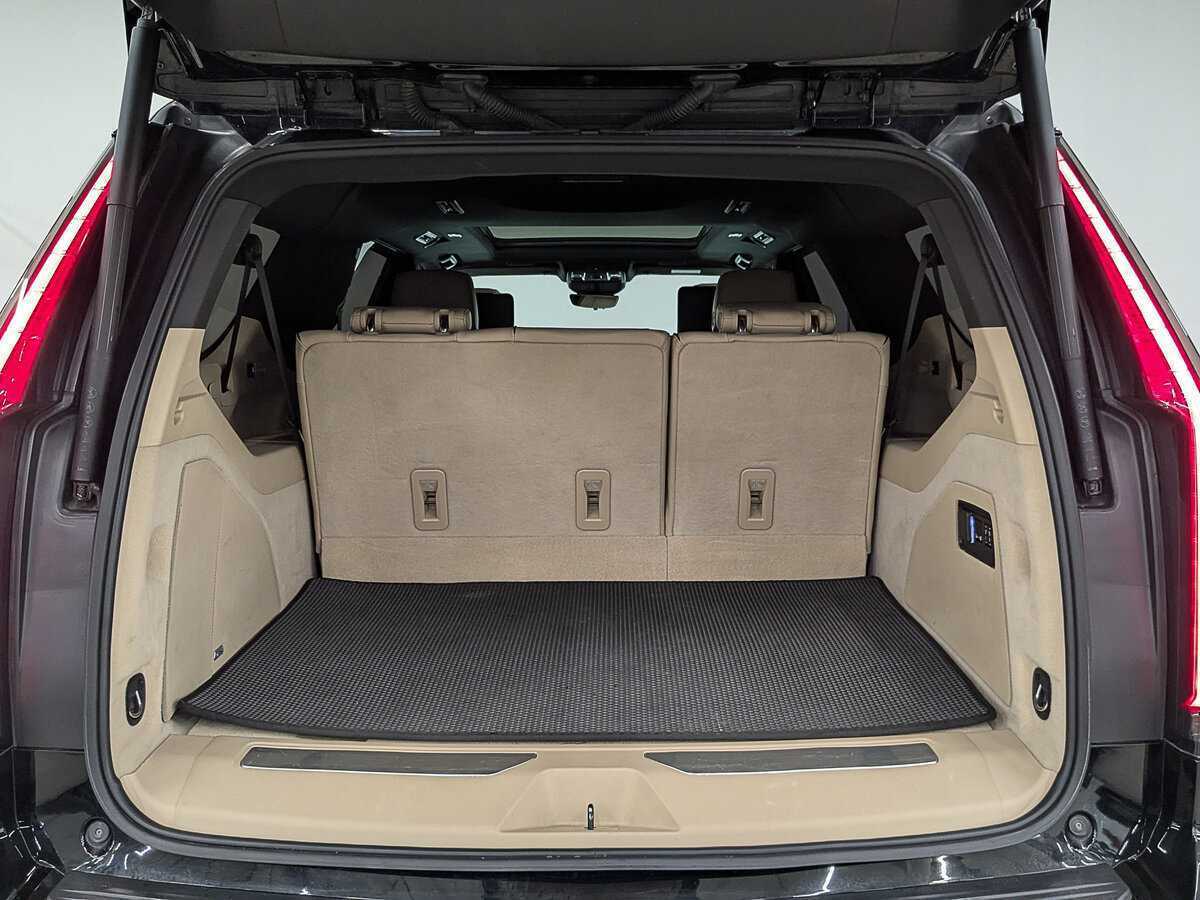 Купить Cadillac Escalade с пробегом. Фото: #9