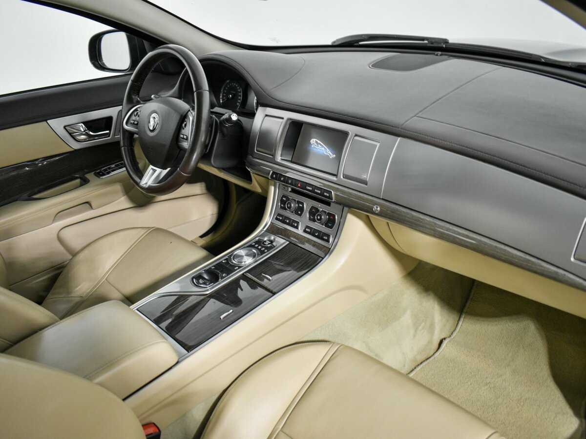 Купить Jaguar XF с пробегом. Фото: #11