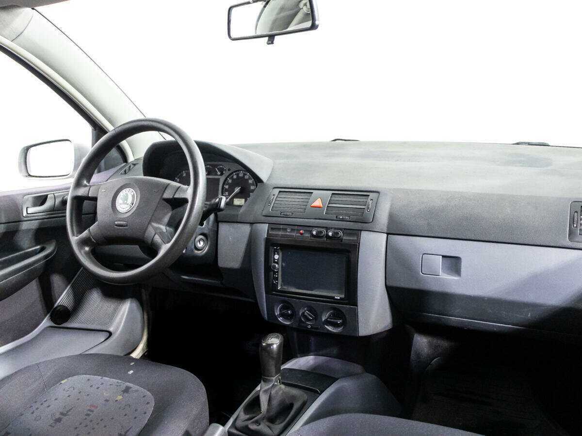 Купить Skoda Fabia с пробегом. Фото: #8
