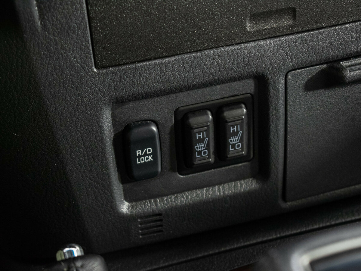 Купить Mitsubishi Pajero с пробегом. Фото: #14