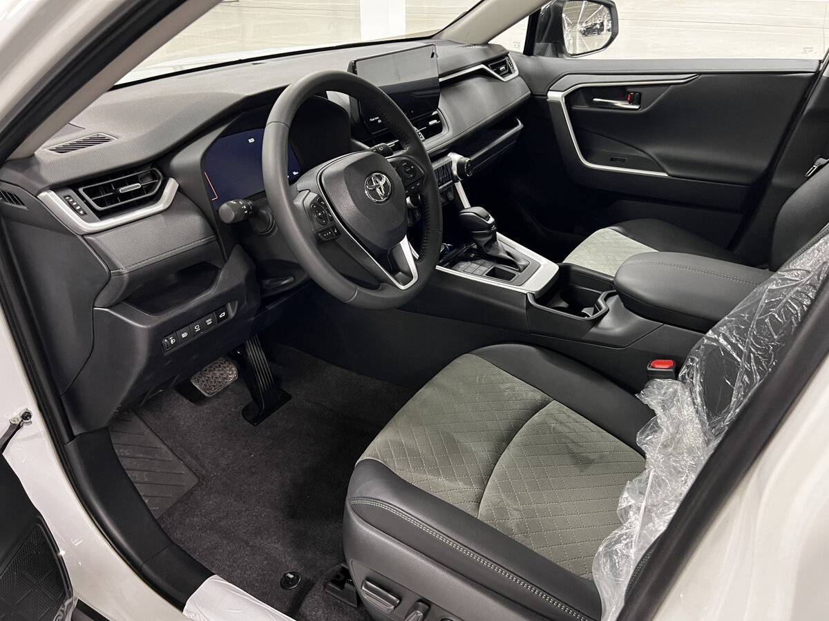 Купить Toyota RAV4 с пробегом. Фото: #15