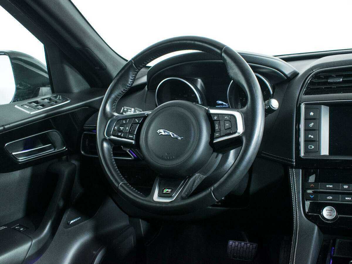 Купить Jaguar F-Pace с пробегом. Фото: #13