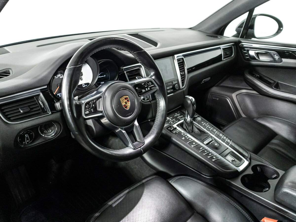 Купить Porsche Macan с пробегом. Фото: #10