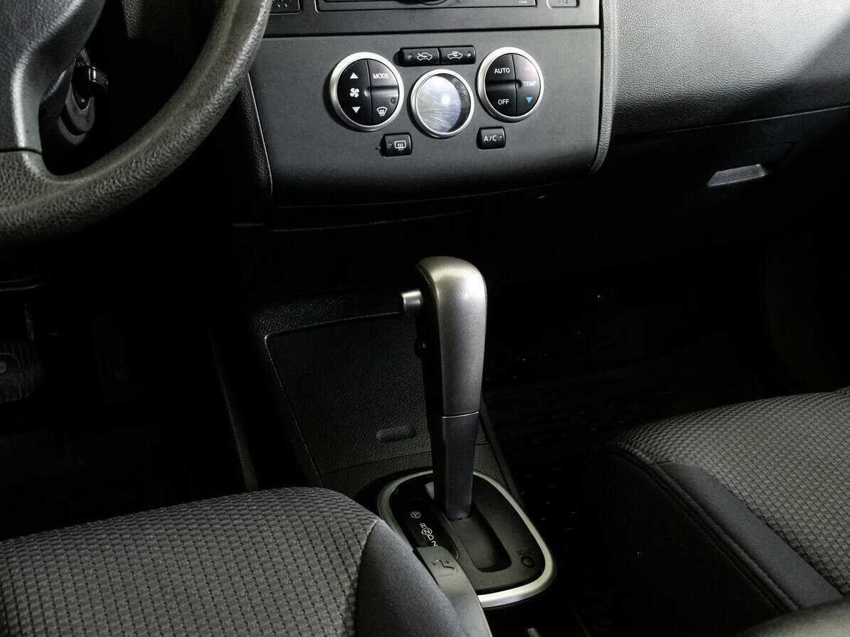 Купить Nissan Tiida с пробегом. Фото: #12