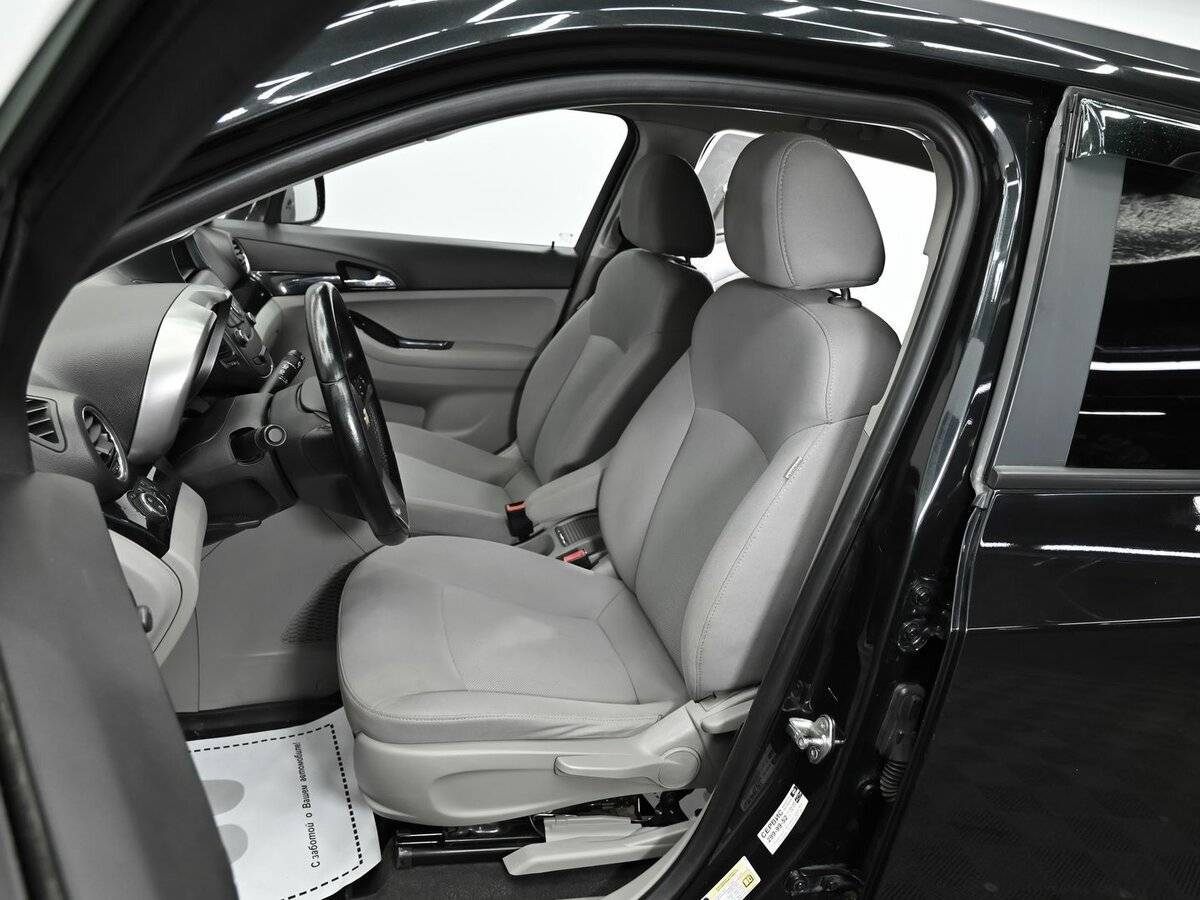 Купить Chevrolet Orlando с пробегом. Фото: #4