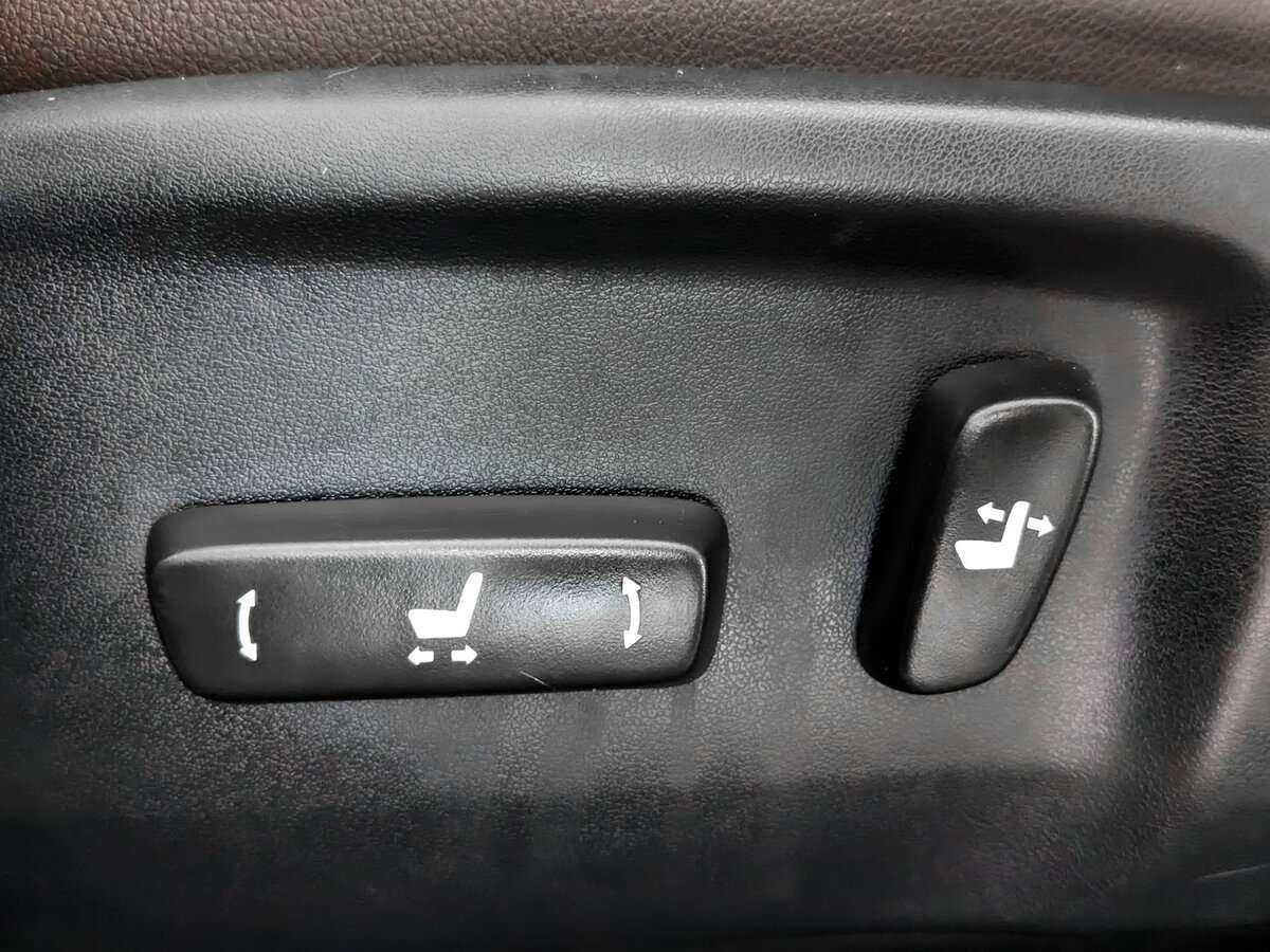 Купить Toyota Fortuner с пробегом. Фото: #16